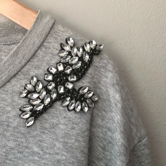 DKNY Gray Rhinestone Embellishment Sweatshirt with Balloon Sleeves. Oversized - Picture 7 of 9